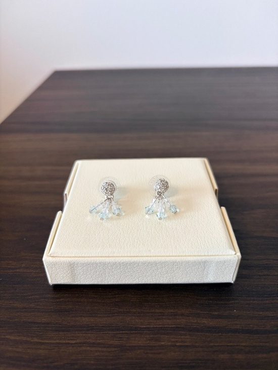 Swarovski Jewelry - Vintage Swarovski Crystal Fringe Drop Earrings